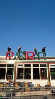 Spring Break Open Party in only 4 days!!🍻🌴
Get your tickets in our bio now!!
•
Tickets 🎟️: Free 
Beer 🍺: €1,75 
•
•
#studentenfeest #kralingen #bozu #springbreak #rugbyparty