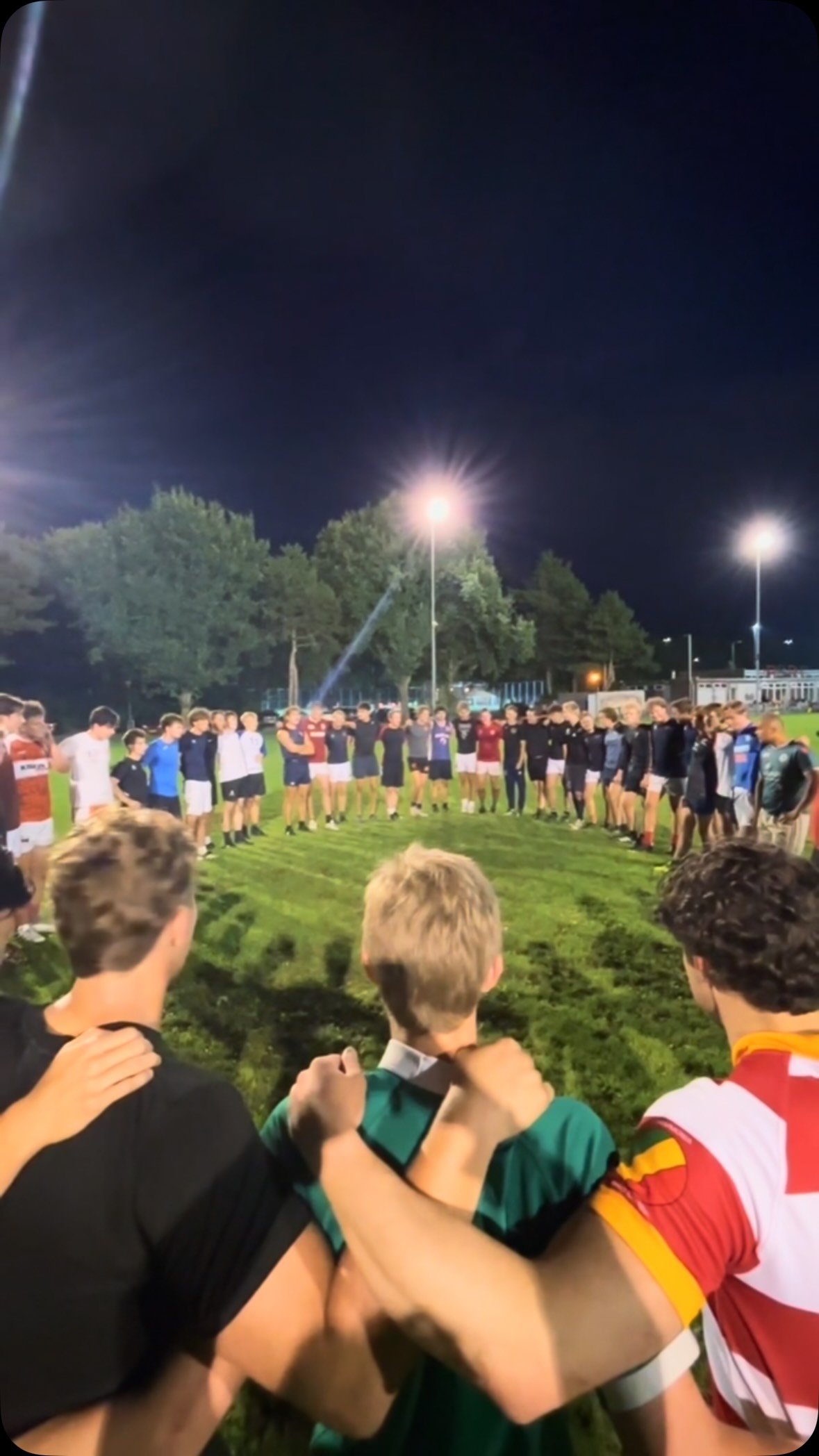 The seasons has started back up again. Amazing numbers at training to prepare for all 3 games this weekend ❤️💚
.
.
.
#rugby #rugbynederland #studentenrugby