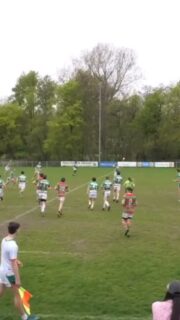 Amazing full field return try from our backs last weekend versus Hoek van Holland ❤️💚
.
.
.
#try #rugbyrotterdam #studentenrugby
