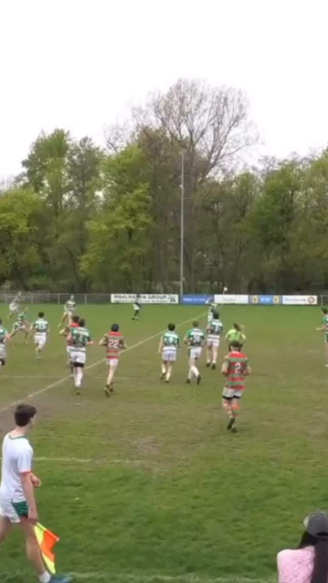 Amazing full field return try from our backs last weekend versus Hoek van Holland ❤️💚
.
.
.
#try #rugbyrotterdam #studentenrugby