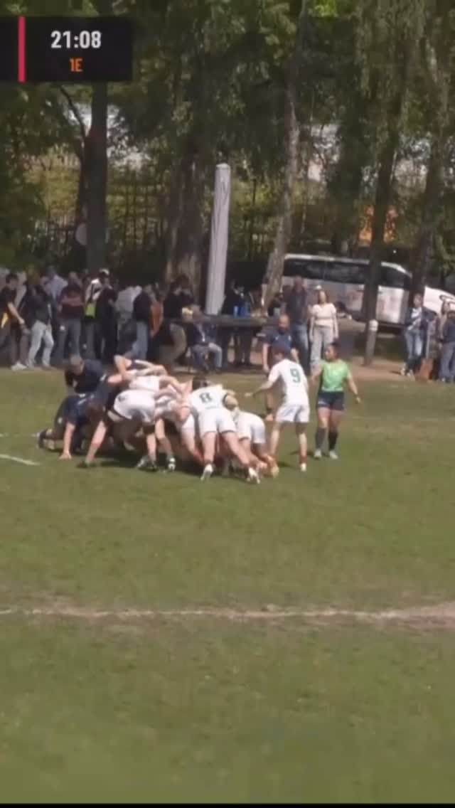 Insane speed out of the scrum from our flanker @ben.bannon ❤️💚
.
.
.
#rugby #studenten #studentenrugby